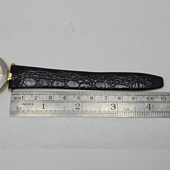 Womens Esta Rosa Watch Gold Tone Diamond Cut Crystal Leather Band New Battery - Picture 8 of 12